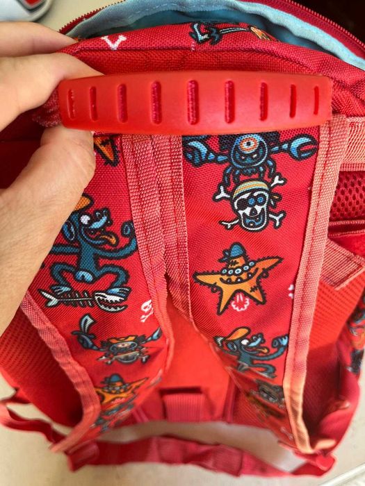 Mochila escolar muito boa, da Grafoplás