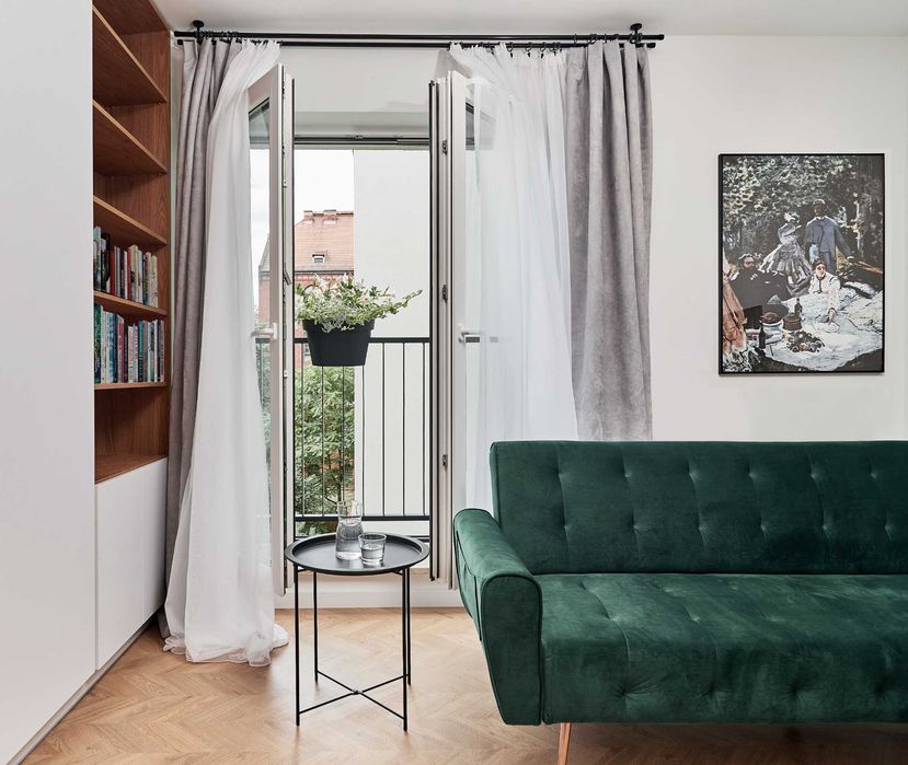 Cicha kawalerka obok parku