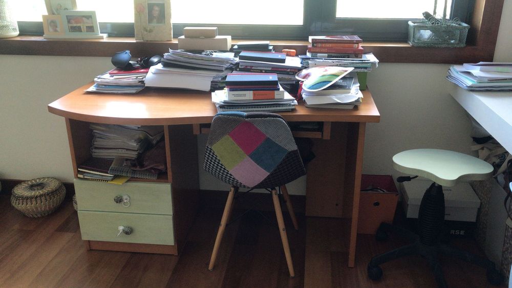 Secretaria castanha com gavetas64286399921283120