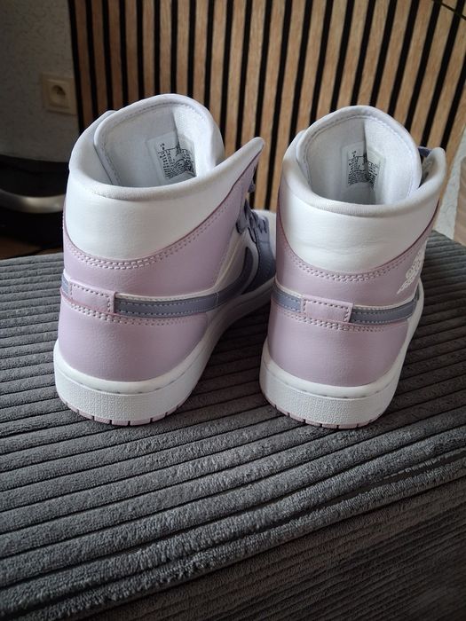 Nike Jordan 1 MID