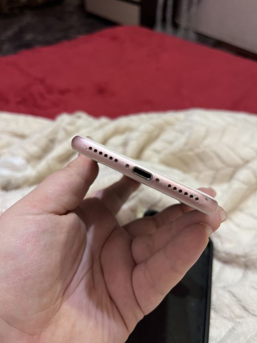 Продам Айфон 7 на 32