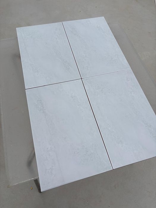 Azulejos Cinza Claro - 25x40 cm - Padrão Ligeiramente Marmorizado