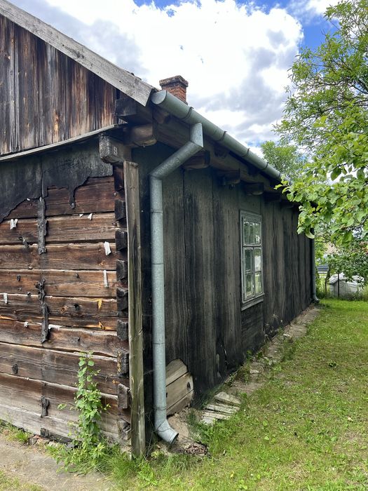 Dom z drewnianych bali do rozbiórki