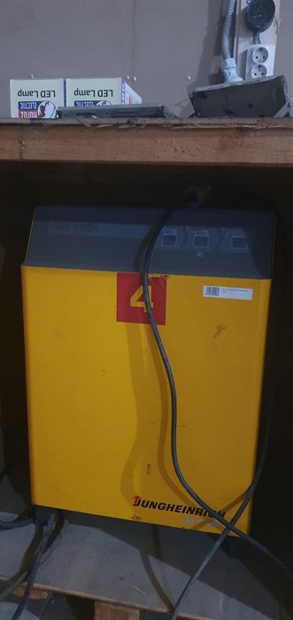 Річ трак, штабелер, навантажувач, JUNGHEINRICH ETV214.