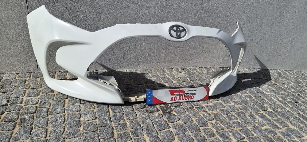 Parachoque toyota yaris  2021