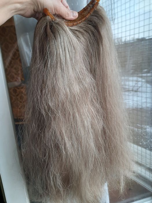 Волосы на заколках