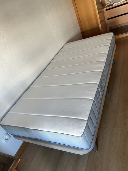 Cama de solteiro