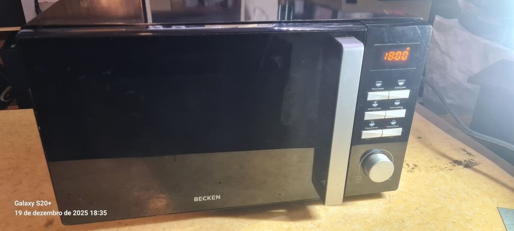 Microondas como novo
