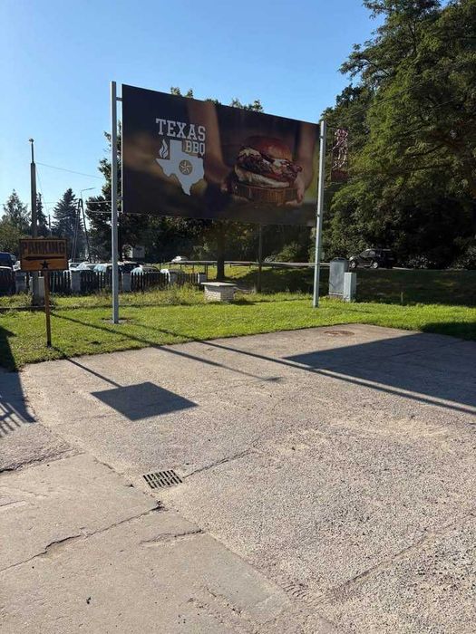 Wynajmę plac z przyłączem wody i prądu z dużym parkingiem