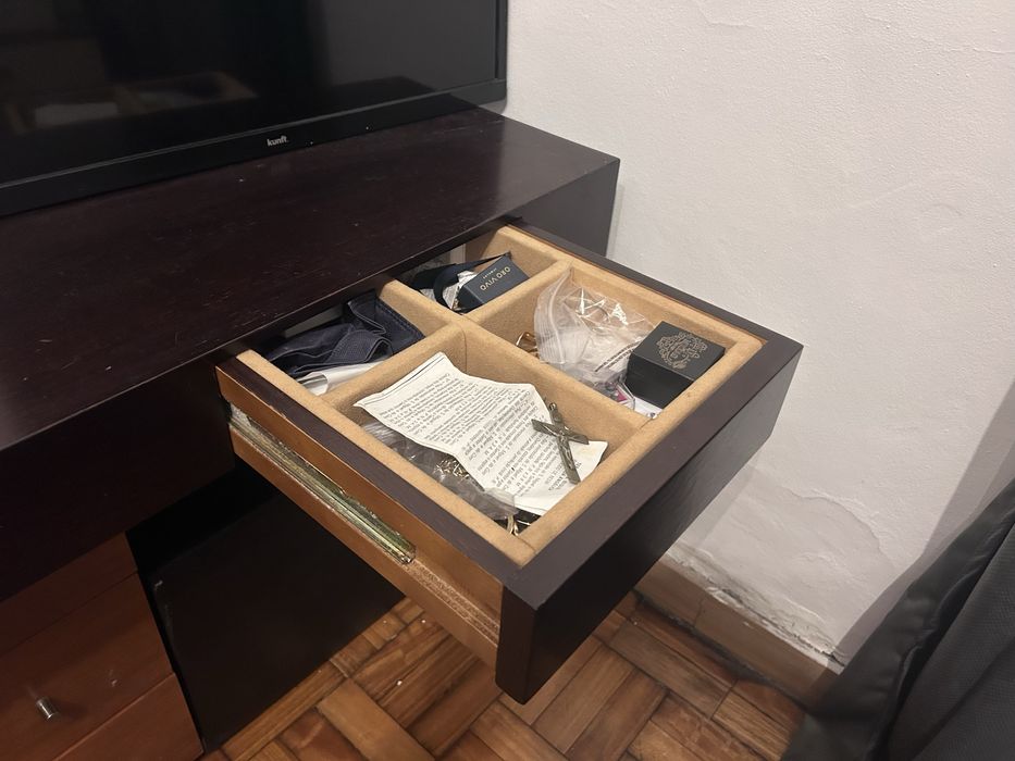 Comoda 7 gavetoe e porta joias