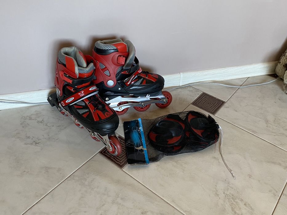 Продам роліки , по стельке 23-24 см , катались один раз :) як нові