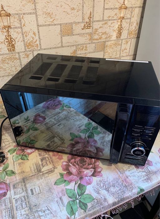 Продам микроволновку ardesto, с полным комплектом и коробкой