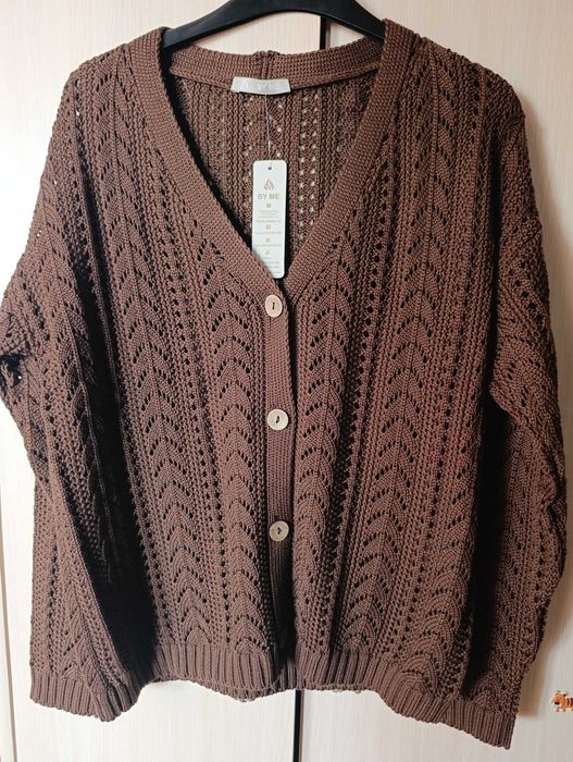 Sweter damski firmy By Me, ażurowy brązowy, r. S