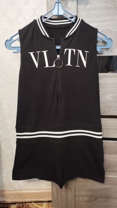 Подарую речі 48 розмір