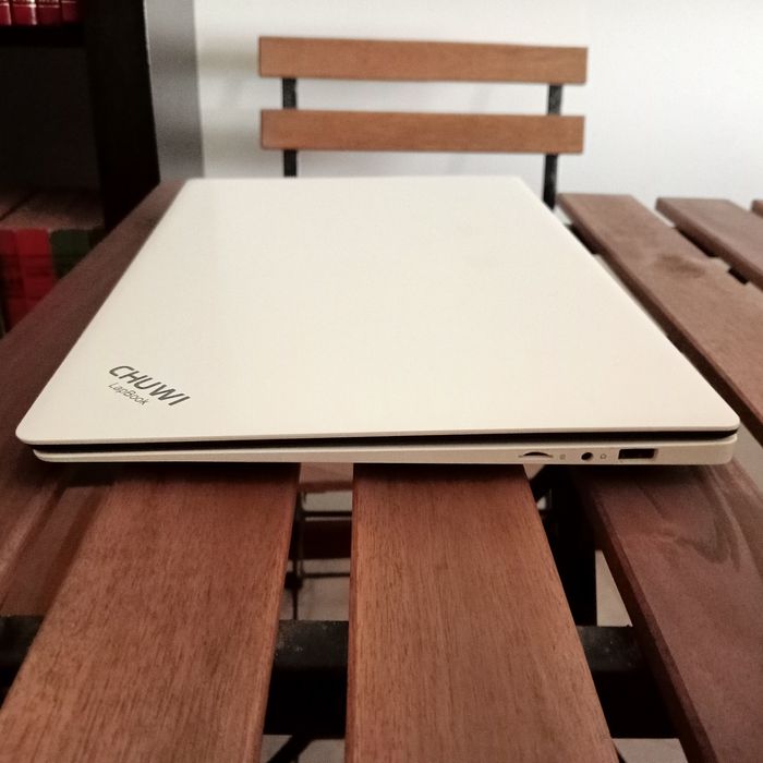 Laptop Chuwi  branco como novo + Acessórios novos