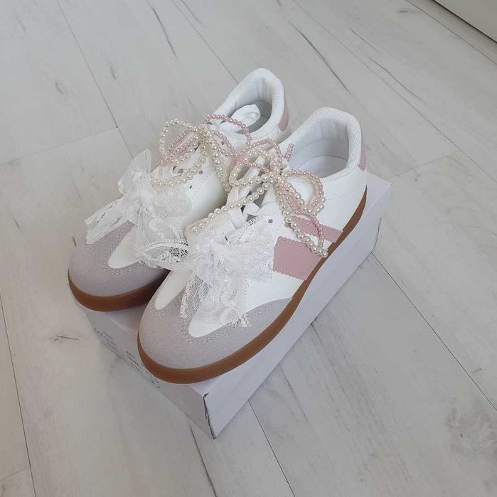 Buty damskie z kokardą