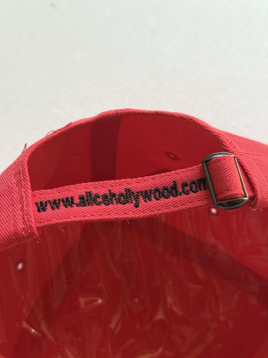 Alice Hollywood Red Cap
