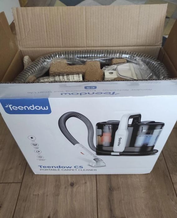 Aspirador de carpetes portátil 

Equipado com um potente motor de 500W