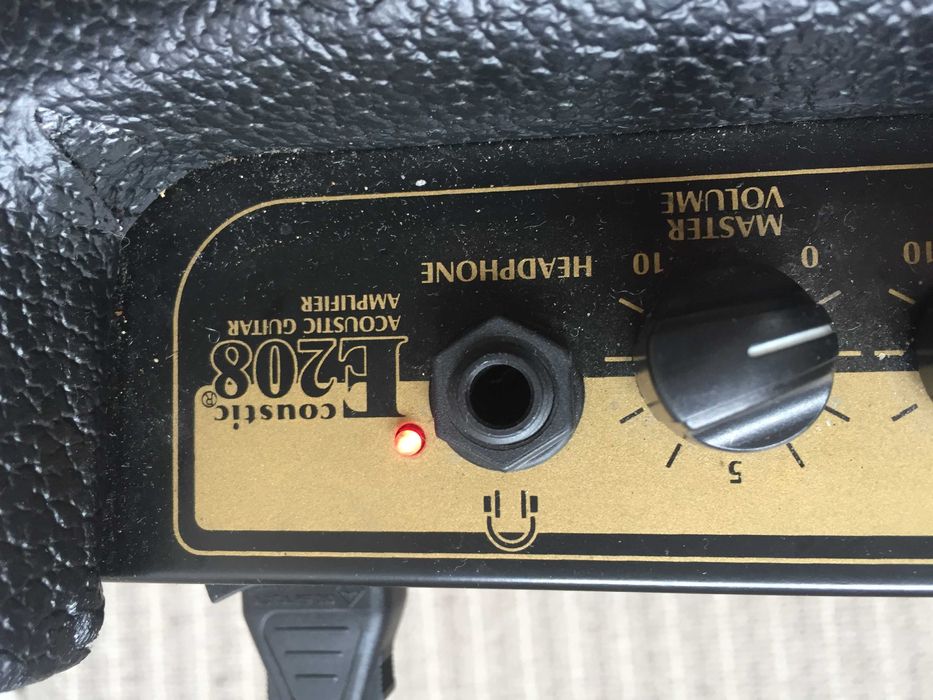 Wzmacniacz Peavey Ecoustic e208