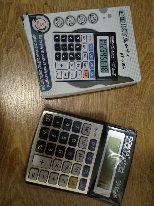 Косметическое зеркало с подсветкой; калькулятор