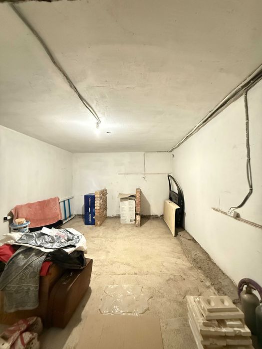 Унікальна 5+кімнатна квартира з гаражем, 2 кухнями та окремим входом