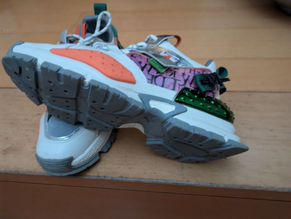 Sapatilhas EXÉ como novas.....,..................................