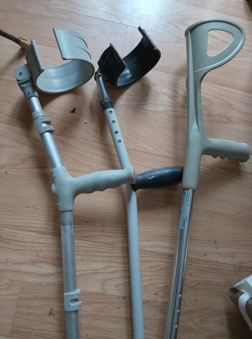 Kule ortopedyczne łokciowe regulowane 40zl sztuka Warszawa centrum