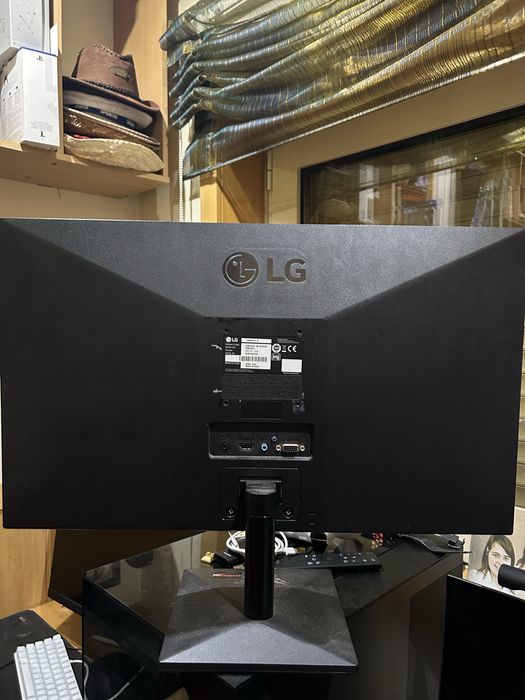 Monitor LG 22MK400H-B (22'' - Full HD - LED IPS)