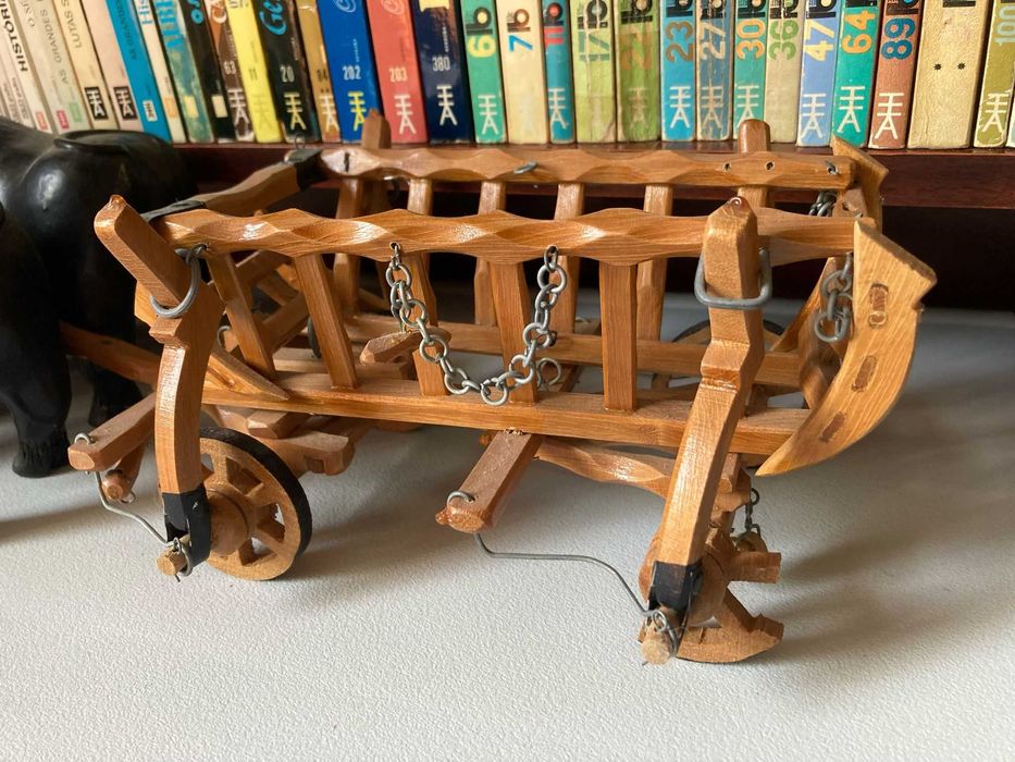Figura Decorativa - Carroça de Bois