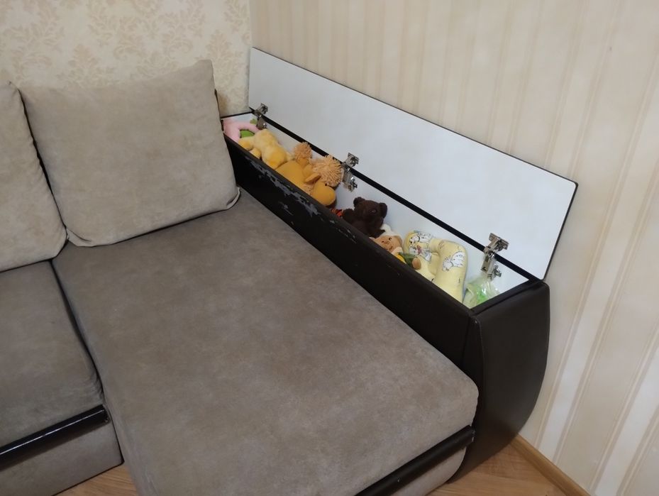 Розкладний кутовий диван