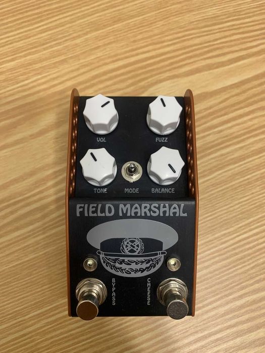 Pedal de Fuzz - ThorpyFX Field Marshal