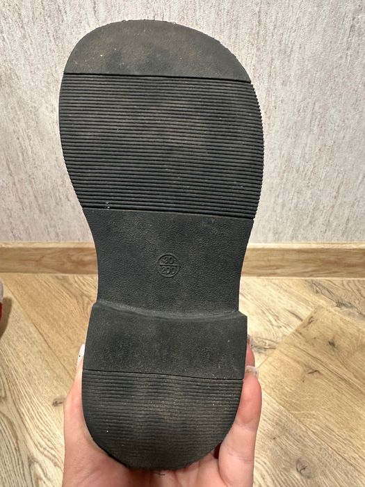 Туфлі для дівчинки