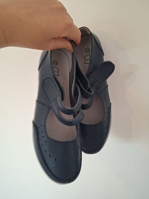 Półbuty skórzane nowe 40