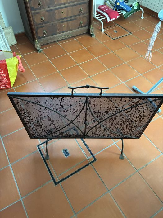 Grelha / Proteção de Lareira Grande em Ferro
