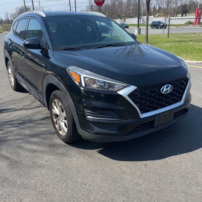 Hyundai Tucson SE      2019
