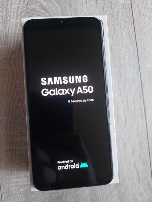 Смартфон Samsung A50