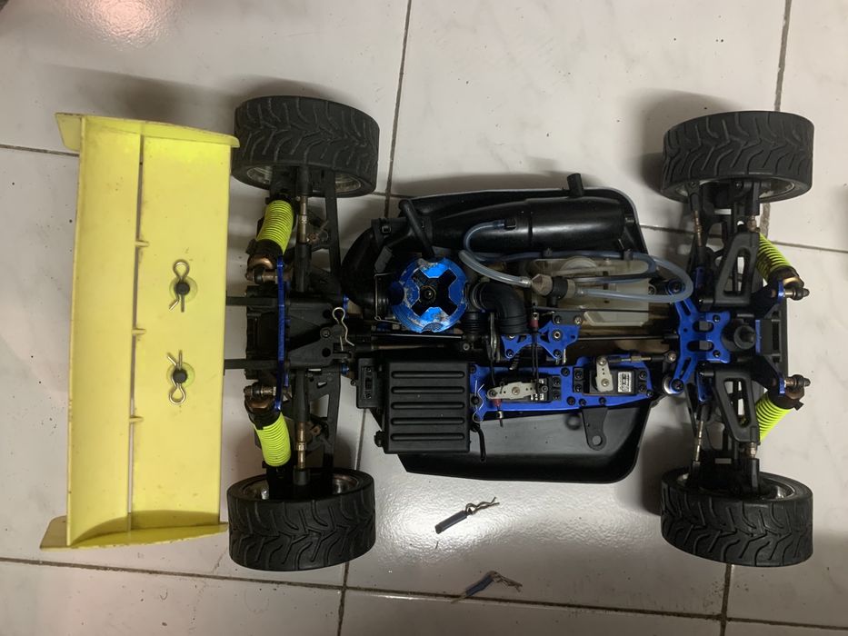 Carro telecomandado competição