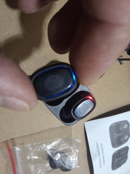 TWS Навушники хороший звук 4-6 годин роботи