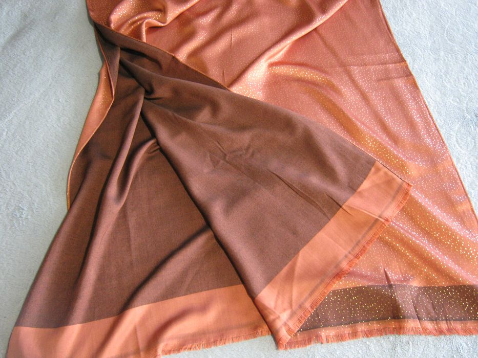 Красивые шелковые шарфы