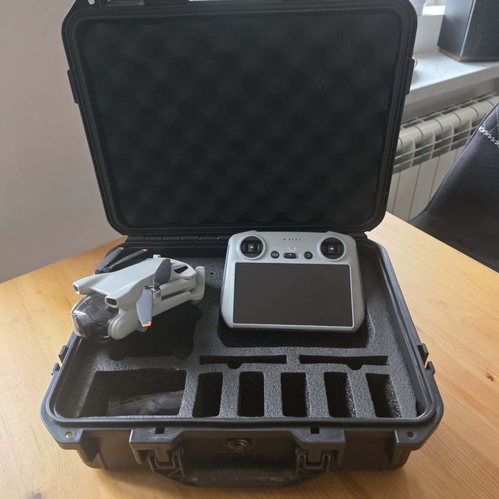 Dron DJI mini 3 w doskonalej kondycji