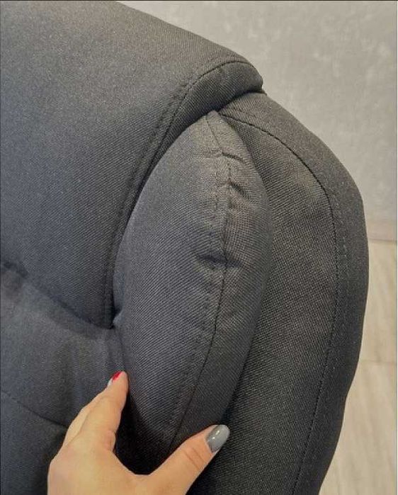 Офісні крісла з масажером та підставкою для ніг еко шкіра тканина