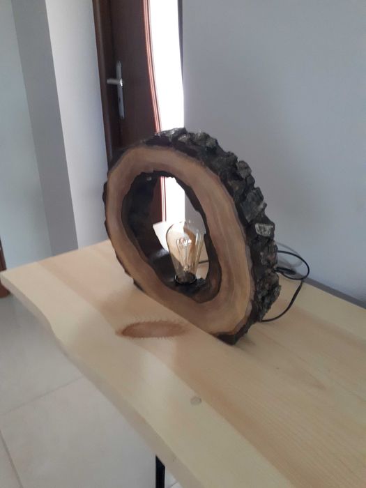 Lampa z plastra orzecha