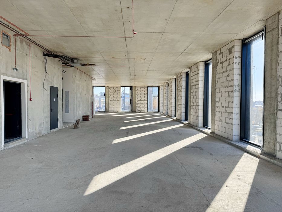 Офіси від 650 (м2) Біля Озера Преміум Рівня