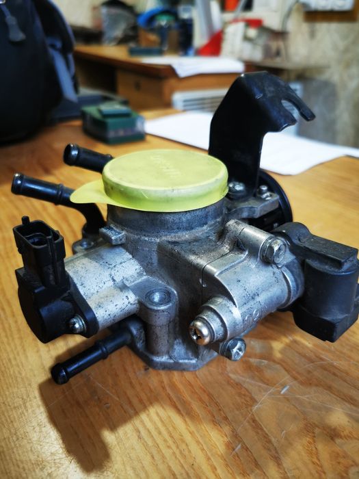 Дросельна заслонка Kia Ceed 2008