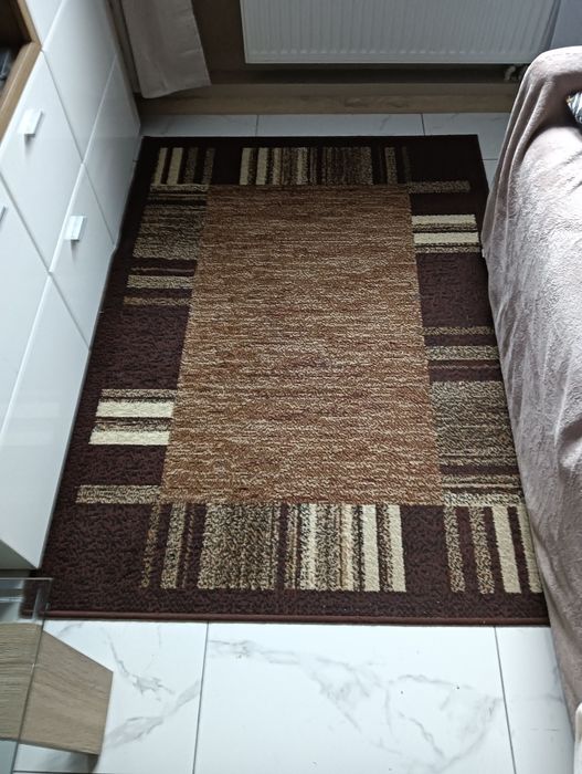 Sprzedam dywan 1.20 x 1.70 i chodnik 3mx 0.8 m . Komplet