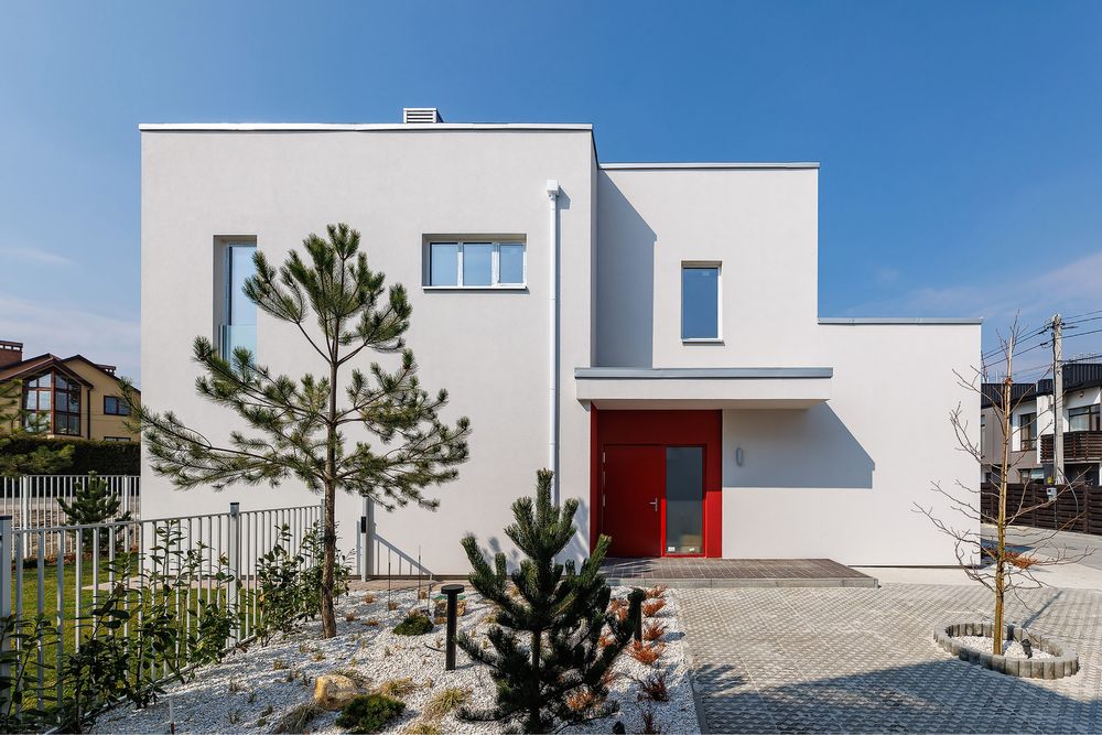 Продам будинок в Брюховичах з сучасним ремонтом