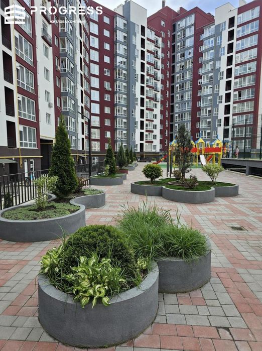 Терміново продам 1 кімнатну Княгинин Центр біля Парку