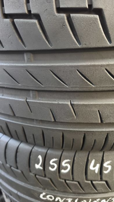 Pneus  255/45/20