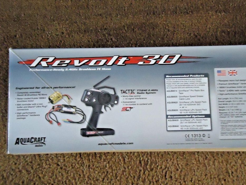 Zdalnie sterowana łódź RC AQUACRAFT REVOLT 30 - nowa