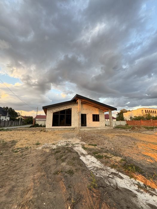 Продам будинок м.Славута 127кв.м. 10сотих землі.